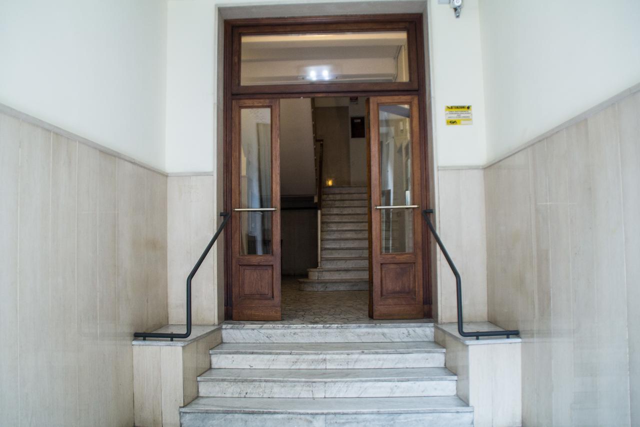 Interno 10 Cavour Bed & Breakfast Napoli Dış mekan fotoğraf