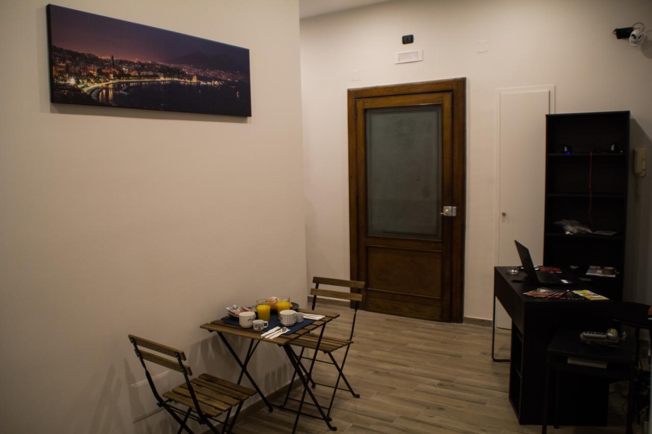 Interno 10 Cavour Bed & Breakfast Napoli Dış mekan fotoğraf