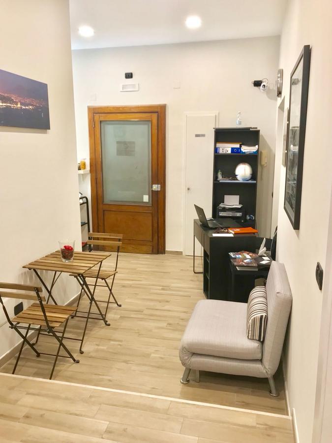 Interno 10 Cavour Bed & Breakfast Napoli Dış mekan fotoğraf